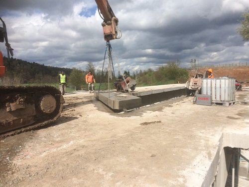 TrennschnittemitFugenschneideramBruckenbauwerk03